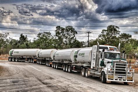 Vector's World: Australian road trains