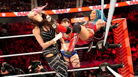 Dakota Kai And Iyo Sky With Bayley Vs Becky Lynch And Mia Yim Raw