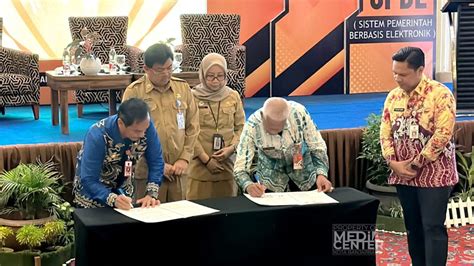 Pemkot Banjarbaru Raih Tindak Lanjut Aduan Terbaik Pertama Se