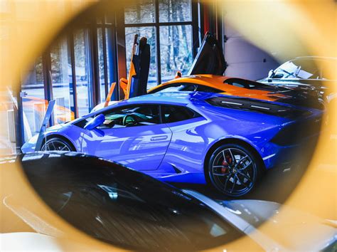 Pays de Montbéliard Lamborghini Ferrari il vend des voitures de