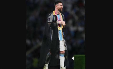 Mengenal Bisht Jubah Tradisional Arab Yang Dipakai Messi Saat Juara