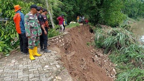 Tanah Longsor Di Desa Awang Baru BPBD HST Sebut Akses Jalan Alternatif