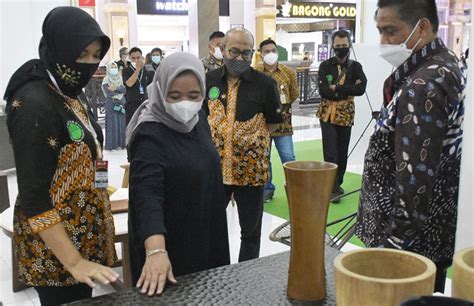 Hujan Deras Dan Angin Kencang Robohkan Baliho Di Sleman