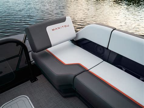 2025 Manitou Cruise: Customizable Pontoon & Tritoon Boat