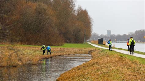 Veteranen Search Team Zoekt In Amsterdamse Bos Naar Vermiste Jessica