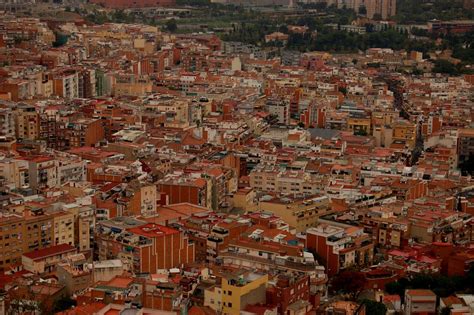 Xerrada L habitatge de la regeneració urbana a l emergència social