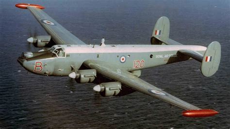 Охотник за советскими подлодками британский патрульный самолет Avro Shackleton