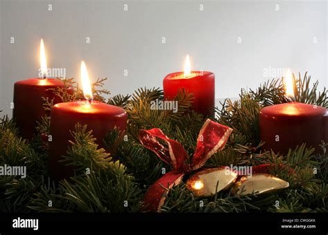 Four candles on the Advent wreath Stock Photo - Alamy