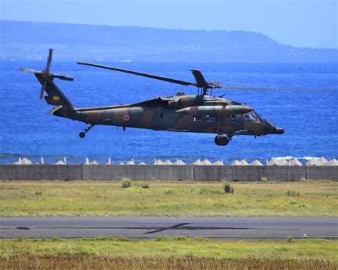 陸上自衛隊 Mitsubishi Uh 60ja 43132 奄美空港 航空フォト By Clandclさん 撮影2020年08月12日