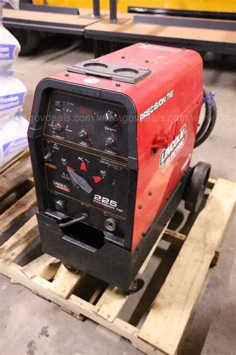 Lincoln Electric Precision Tig 225 Welder 2 Allsurplus