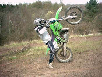 Dirt bike wheelie: Wheelie like a pro with these top tips | Xtreme MotoX