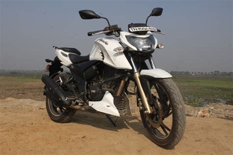 Tvs Apache Rtr 200 4v Review Streetfighter In A Tuxedo Auto Reviews