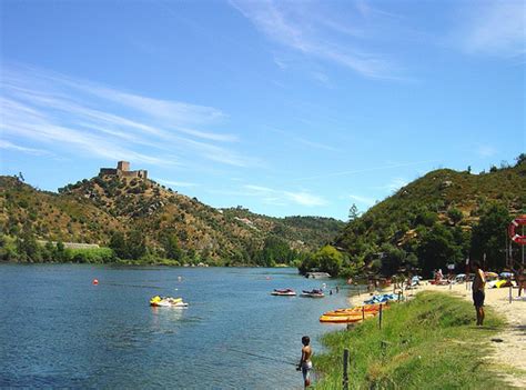 Praia fluvial da Quinta do Alamal Cá em casa