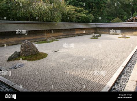 Japan, Kyoto, Ryoan-Ji Zen Buddhist temple, View of the dry garden of ...