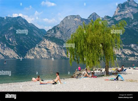 Beach Promenade In Riva Al Lago Di Garda Torbole Lago Di Garda