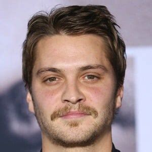 Luke Grimes - Age, Family, Bio | Famous Birthdays