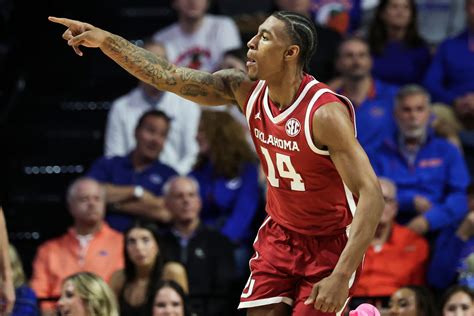 ‘Devastating Stuff’ - Fans Rally Behind Jalon Moore After Achilles Tear