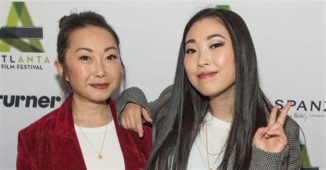 Awkwafina Makes An Impressive Dramatic Debut In The Farewell Trailer