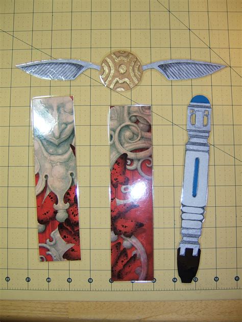 The Quilt List: Laminated Paper Bookmarks Tutorial & Template