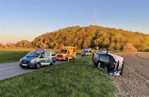 Auto überschlägt sich mehrmals