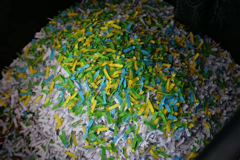 Rexel Optimum AutoFeed+ 300X - transformă în confetti documentele și ...