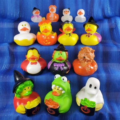 Fun Flock Halloween Rubber Ducks With Glow In The Dark Minis