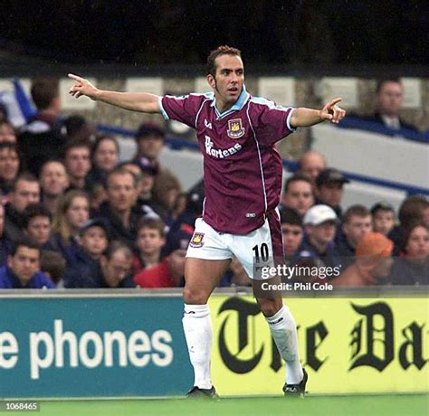 559 Paolo Di Canio West Ham Photos And High Res Pictures Getty Images