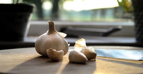 Knowing The Steps How To Use Garlic For Hair Growth