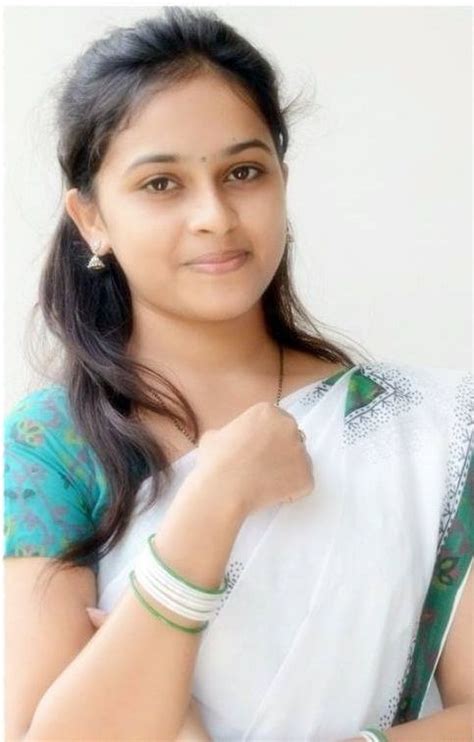 Srividya Gorgeous In Sarry Sri Vidya Tamil Actress Sri Divya