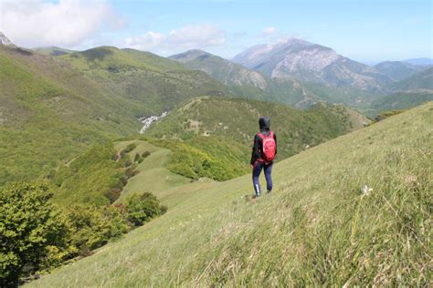 Trekking Alla Scoperta Della Grotta Del Monte Cucco Sorprendimi Umbria