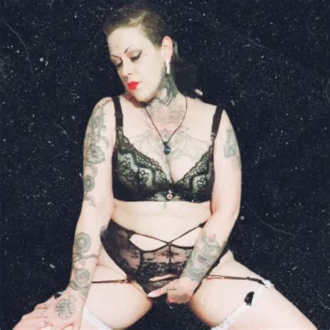 Tallie Fingers Herself Hardcore Hardcore Porn Feat Vesper Black