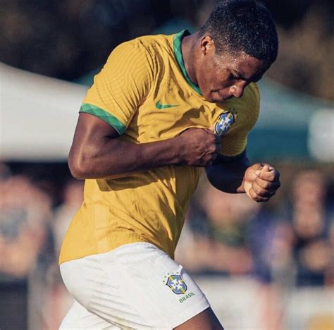 Endrick vence título Seleção Brasileira sub 17 e ganha prêmios