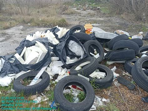 Abbandono Selvaggio Di Rifiuti A Potenza Scoperte Discariche A Cielo