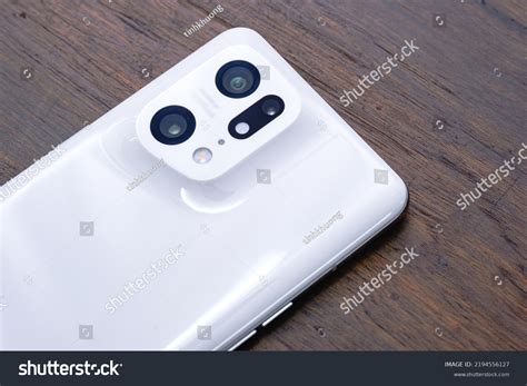 Oppo Find X5 Pro 5g Over 51 Royalty Free Licensable Stock Photos