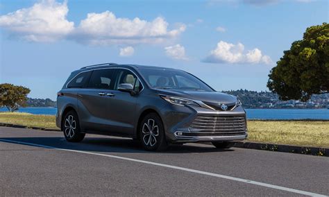 Toyota Sienna Gets Safety Boost New Platinum Trim Motor Illustrated