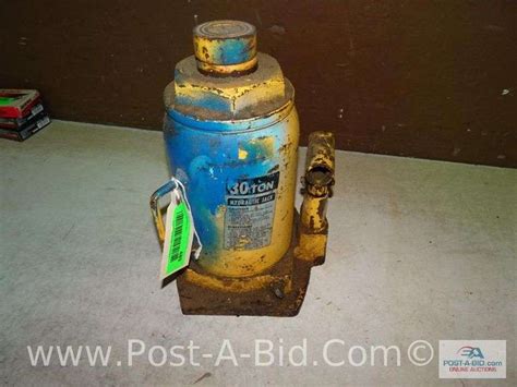 30 Ton Bottle Jack, - Elsenpeter Auctions & Real Estate, Inc. dba Post ...