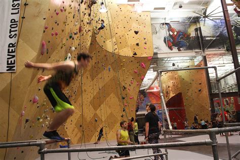 We Tried It: Parkour at Brooklyn Boulders