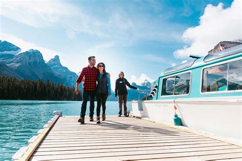 Maligne Lake Cruise: Lake Cruise to the World-Famous Spirit Island