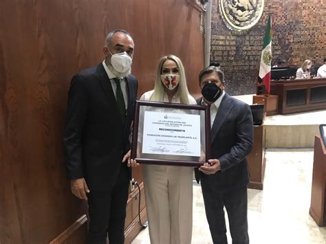 Piojo Herrera Recibe Reconocimiento Del Congreso De Jalisco