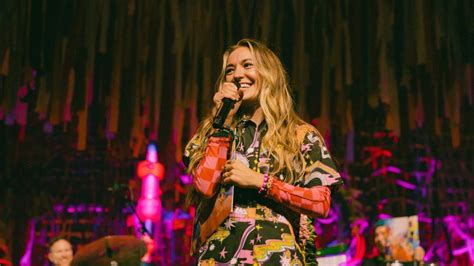 Lauren Daigle Shares Powerful Testimony