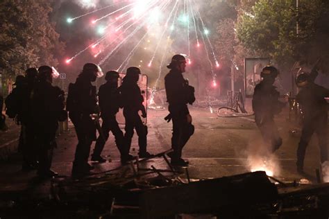 Francia Muore Durante Le Proteste Per Nahel Centinaia In Strada Per