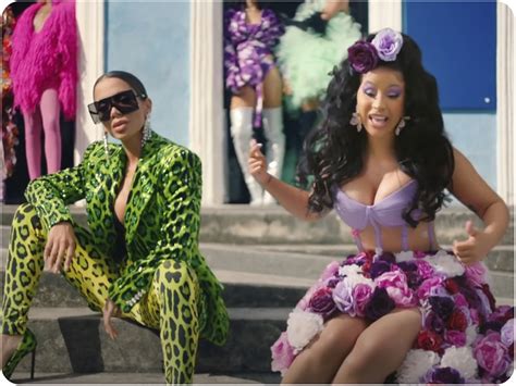 Anitta Cardi B y Myke Towers vuelven a perpetuar los clichés lésbicos