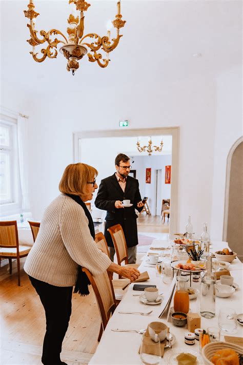 Übergabe Portrait Oskar Hacker Kunstforum Schloss Hohenstein bei Coburg