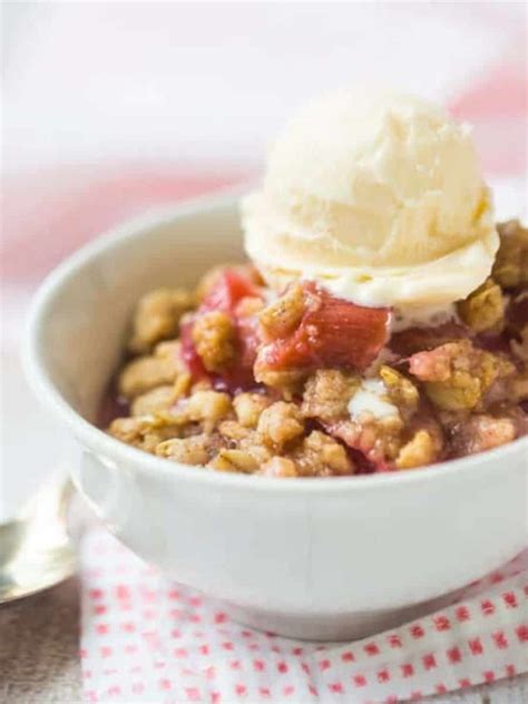 Easy Rhubarb Crisp Baking A Moment