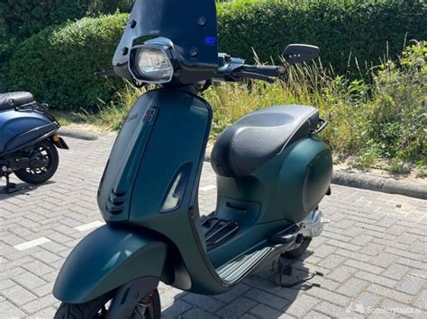 Vespa Sprint Groen