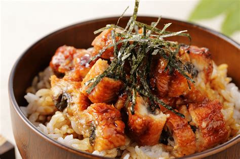 名古屋が誇る「ひつまぶし」の三段階食べ方で広がる伝統と進化の世界 | ひつまぶしの楽しみ方
