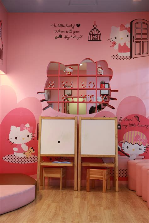 Hello Hello Kitty A Theme Cafe At Seoul Incheon Airport Tiptoeingworld