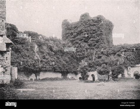 Porchester Castle Stock Photo - Alamy