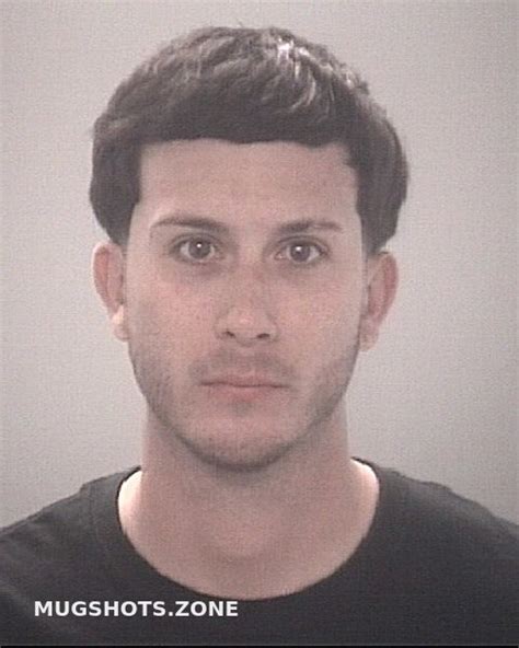 Cruz Robert Vazquez 03 30 2023 Pasco County Mugshots Zone