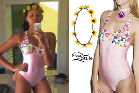 Hot Sexy Amira McCarthy Bikini Pics